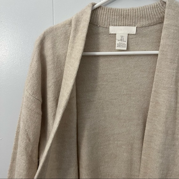 ⚡️SOLD⚡️ H&M Long Cardigan - Picture 5 of 9